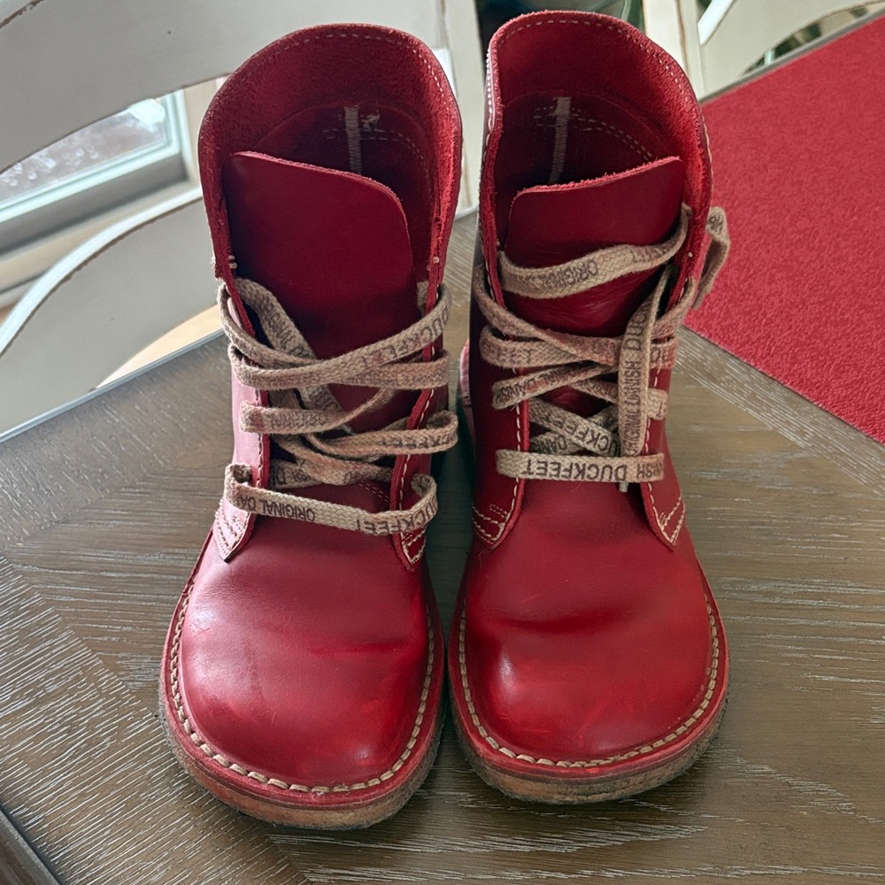 Duckfeet Women's Red Lace Up Boots